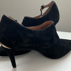 NWT size 7 Calvin Klein Giorgia Black Suede Pull on Boot